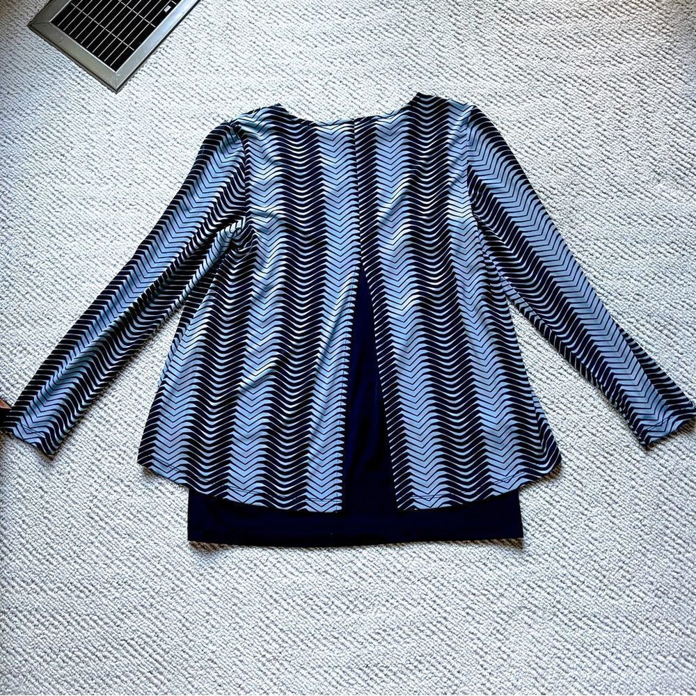 Alfani Petite Medium | Black & Blue Chevron Print Stretch Top Blouse - Picture 3 of 3